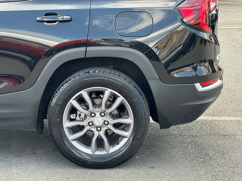Used 2024 GMC Terrain SLT FWD image 40
