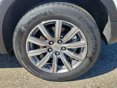 Certified 2023 Cadillac XT4 Sport AWD/4WD image 6