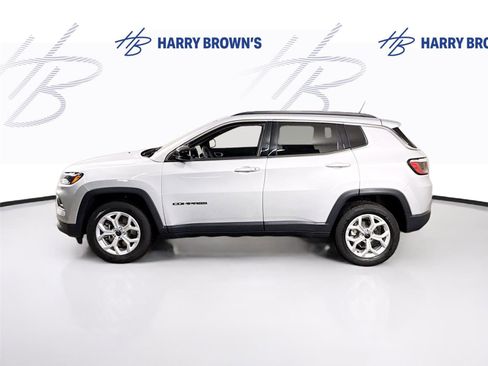 Used 2025 Jeep Compass Latitude image 25