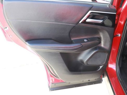 Used 2024 Mitsubishi Outlander 4WD Plug-In Hybrid image 13