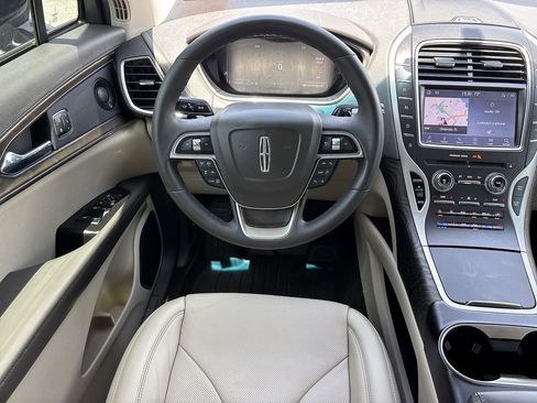 Used 2020 Lincoln Nautilus Reserve w/ Equipment Group 201A AWD/4WD image 14