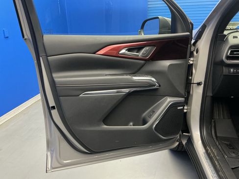 New 2026 Chevrolet Traverse Z71 w/ Enhanced Driving Package image 9