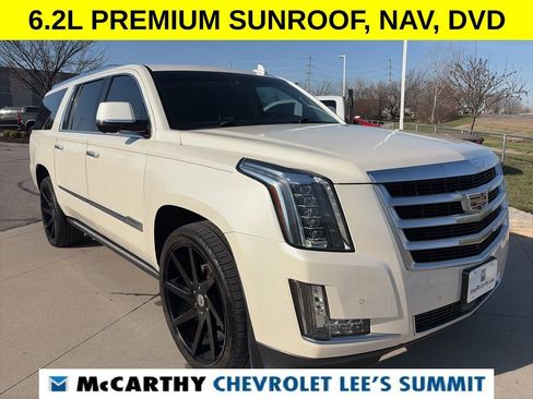 Used 2015 Cadillac Escalade ESV Premium image 2