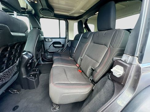 Used 2019 Jeep Wrangler Unlimited Rubicon AWD/4WD image 28