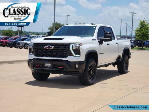 Used 2025 Chevrolet Silverado 2500 ZR2 w/ Technology Package AWD/4WD image 6