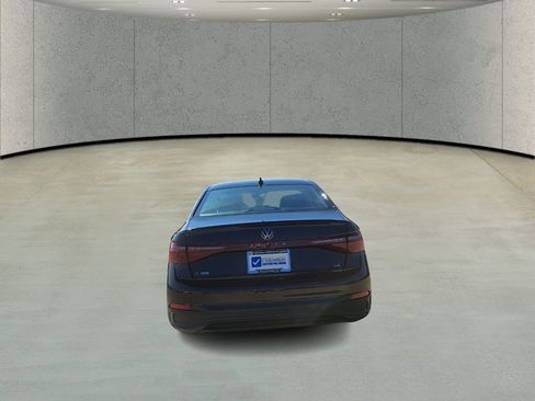 Used 2025 Volkswagen Jetta SE image 7