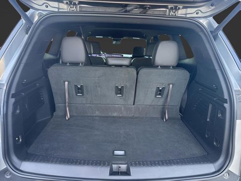 Used 2025 Buick Enclave Preferred image 11