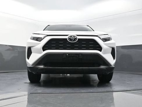 Used 2025 Toyota RAV4 LE AWD/4WD image 32