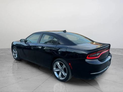 Used 2017 Dodge Charger R/T image 12