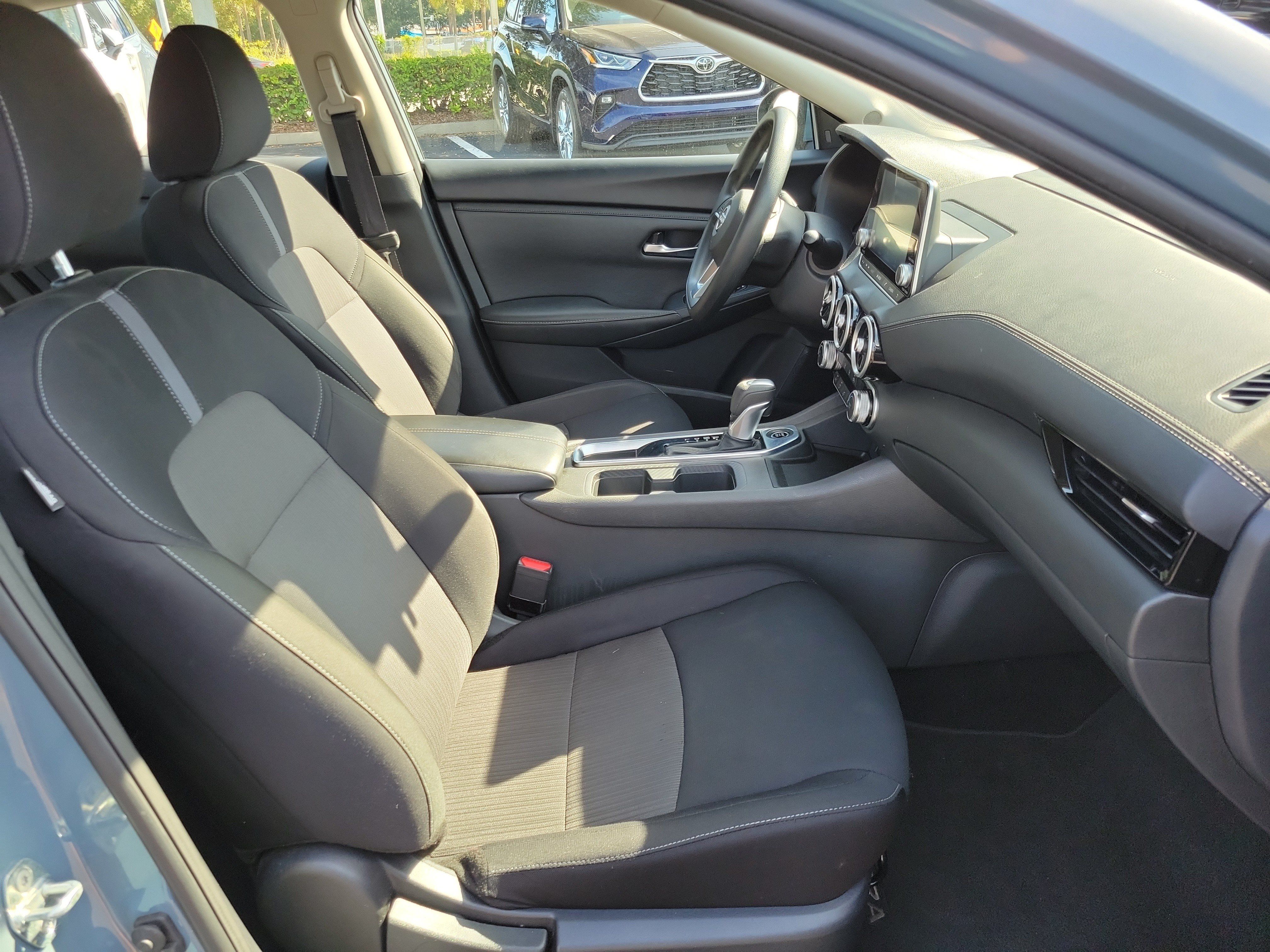 Used 2025 Nissan Sentra SV FWD image 31