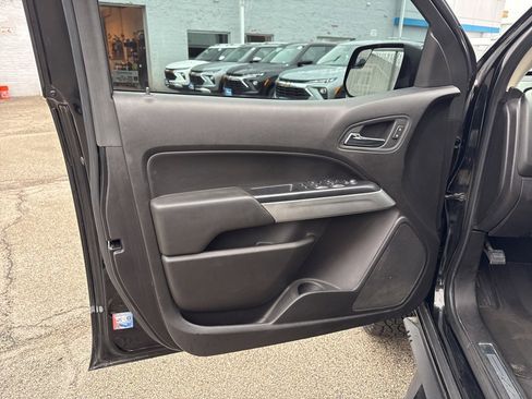 Used 2019 Chevrolet Colorado ZR2 w/ ZR2 Midnight Special Edition image 16