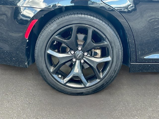 Used 2022 Chrysler 300 S RWD image 31