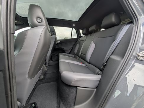 Used 2023 Volkswagen ID.4 Pro S Plus RWD image 18