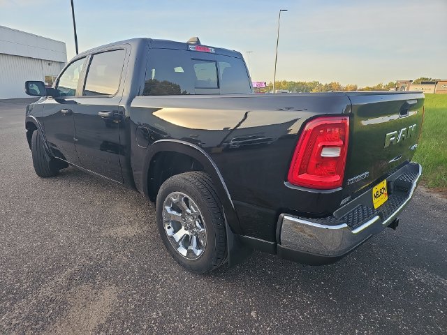 Used 2025 RAM 1500 Big Horn AWD/4WD image 3