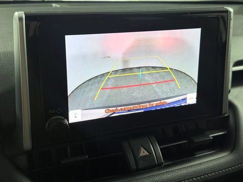 Used 2023 Toyota RAV4 LE AWD/4WD image 14