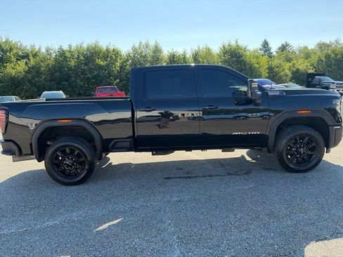 Used 2025 GMC Sierra 2500 AT4 AWD/4WD image 8