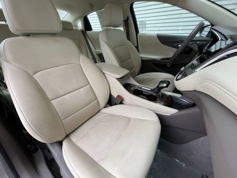 Used 2024 Chevrolet Malibu LT image 36