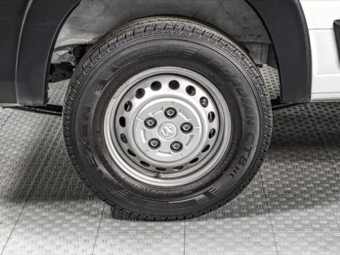 Used 2024 RAM ProMaster 2500 w/ Convenience Group FWD image 29