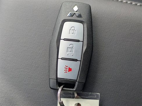 New 2026 Mitsubishi Outlander ES image 29