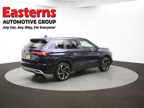 Used 2023 Mitsubishi Outlander SE image 39