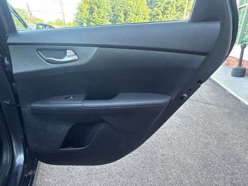 Used 2019 Kia Forte LXS FWD image 19