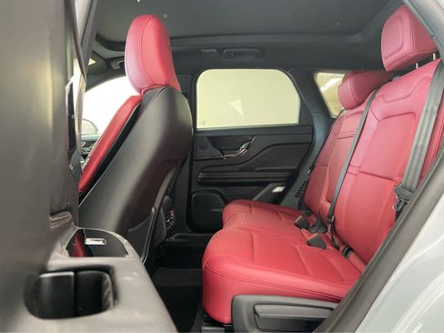 Used 2025 Lincoln Corsair Reserve w/ Jet Appearance Package image 17