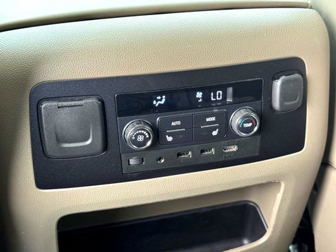 Used 2017 GMC Yukon SLT w/ Open Road Package RWD image 23