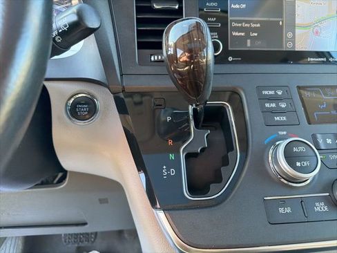 Used 2019 Toyota Sienna XLE image 20