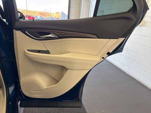 Used 2022 Buick Envision Avenir w/ Technology Package II image 51