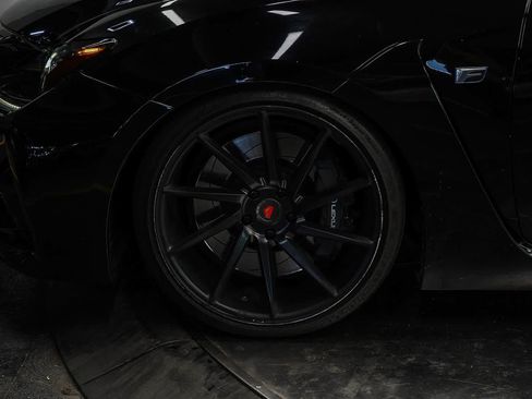 Used 2015 Lexus RC F w/ Premium Package RWD image 9