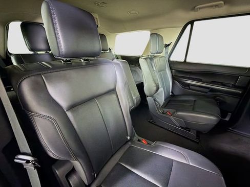 Used 2024 Ford Expedition XLT RWD image 28