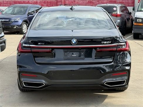 Used 2022 BMW 750i xDrive w/ M Sport Package image 6