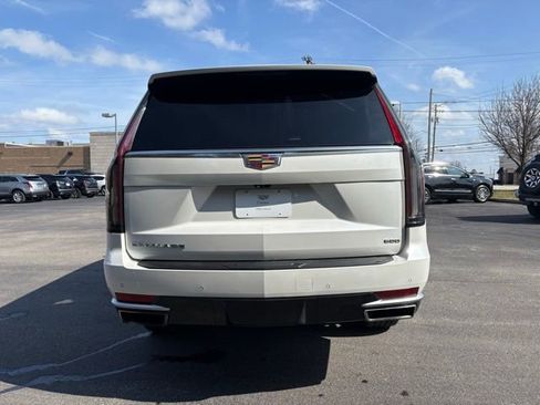 Used 2021 Cadillac Escalade ESV Premium Luxury image 4