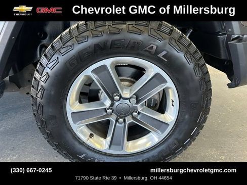 Used 2020 Jeep Wrangler Unlimited Sahara w/ Dual Top Group AWD/4WD image 12