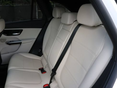 Used 2026 Mercedes-Benz GLC 300 image 15