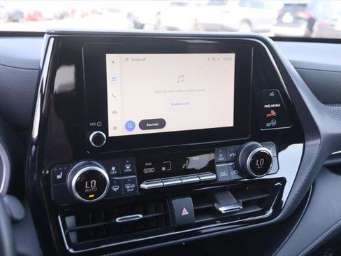 Certified 2024 Toyota Highlander XSE image 18