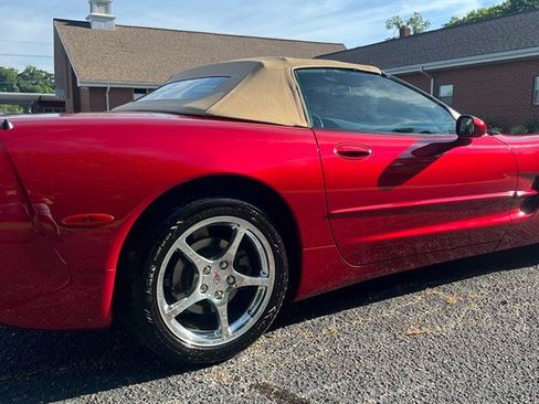 Used 2001 Chevrolet Corvette Convertible w/ Preferred Equipment Group2 RWD image 10