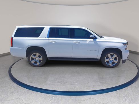 Used 2020 Chevrolet Suburban LT AWD/4WD image 4