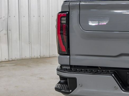 Used 2024 GMC Sierra 2500 AT4 w/ AT4 Premium Plus Package AWD/4WD image 48