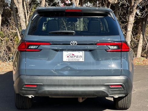 Used 2025 Toyota Grand Highlander AWD image 5