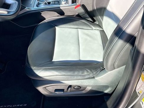 Certified 2022 Ford Explorer XLT w/ Equipment Group 202A image 21