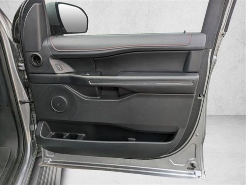Used 2023 Ford Expedition Limited image 27