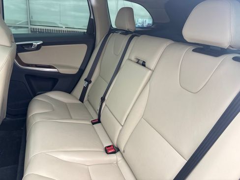 Used 2016 Volvo XC60 T6 w/ Proximity Package AWD/4WD image 40