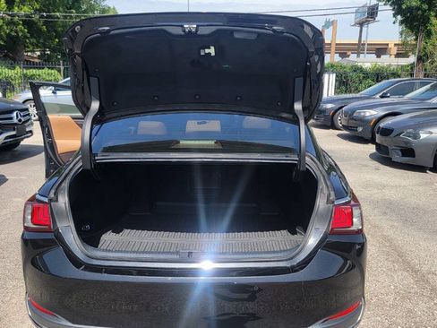 Used 2019 Lexus ES 300h FWD image 25
