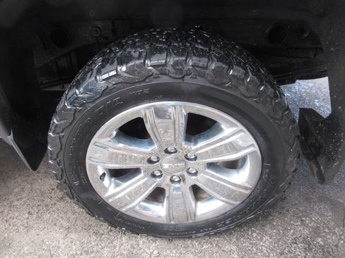 Used 2018 GMC Sierra 1500 SLT AWD/4WD image 16