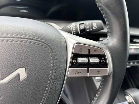 Used 2025 Kia Telluride S image 23