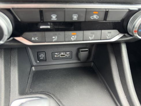 Certified 2024 Nissan Sentra SV image 18