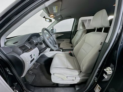 Used 2017 Honda Pilot LX image 13