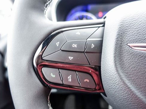 New 2026 Chrysler Pacifica Select image 7