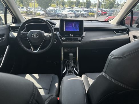 Used 2023 Toyota Corolla Cross XLE w/ Convenience Package AWD/4WD image 22